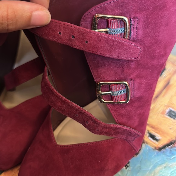 Bella Vita Suede Maroon purplish Heels in size 8W - Picture 7 of 7